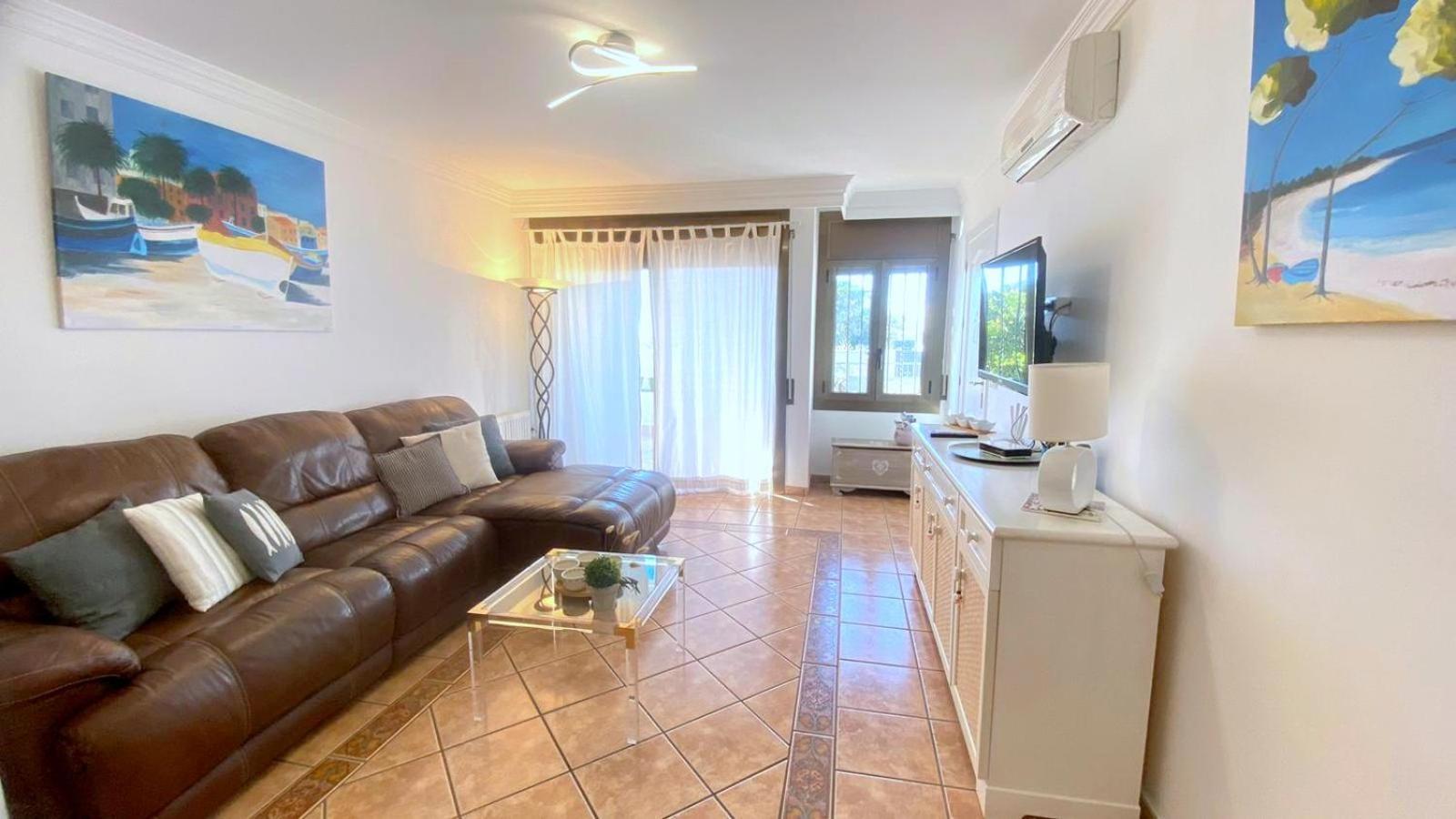 Villa Bages à Roses Extérieur photo