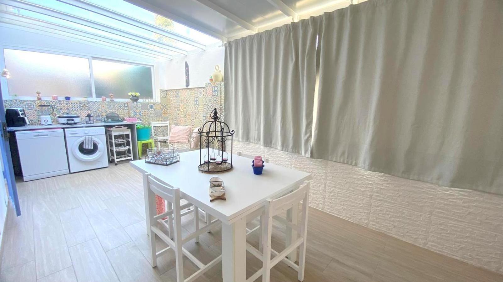 Villa Bages à Roses Extérieur photo