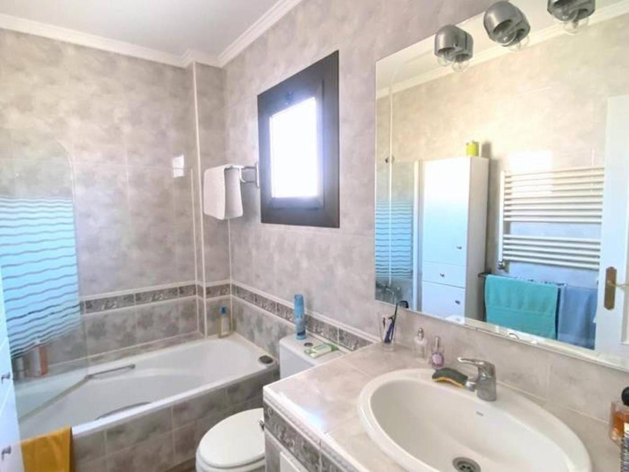 Villa Bages à Roses Extérieur photo