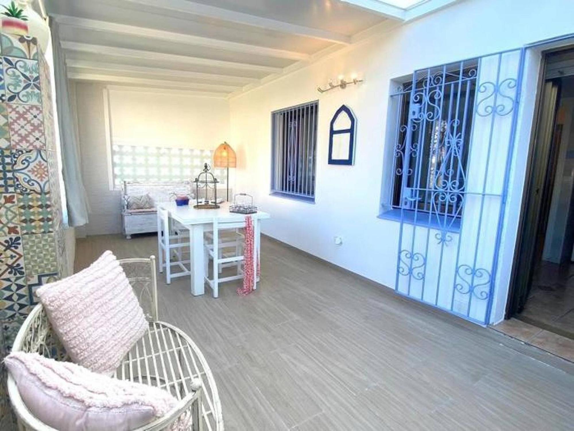 Villa Bages à Roses Extérieur photo